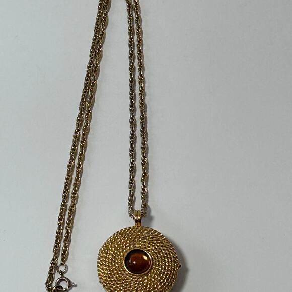 Other - Beeline Vintage Solid Perfume Locket Pendant Necklace